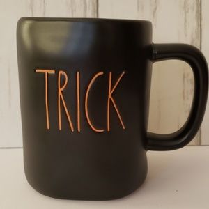 NWOT Rae Dunn Trick Treat Black Mug